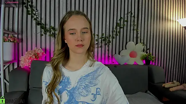 Casey Sweeet online show from March 2026 12:01:01 PM