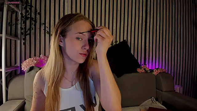 Casey Sweeet online show from June 2026 09:20:01 AM