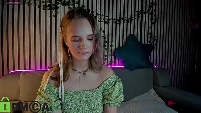 Casey Sweeet online show from December 2025 03:57:02 PM