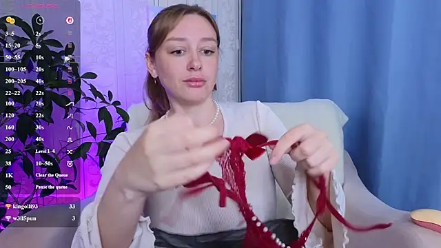 Snapshot of evashiny_ chatting on June 2026 01:44:02 AM evashiny online show from June 2026 01:44:02 AM