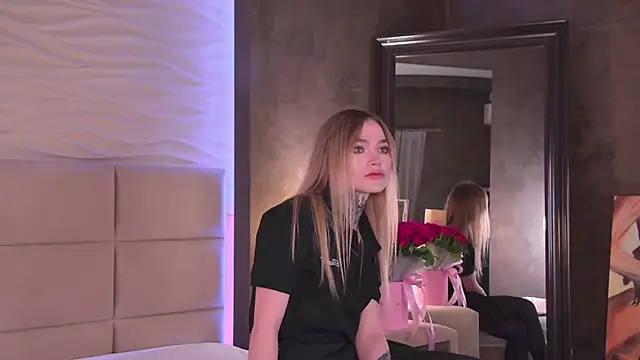 AriWild online show from November 2025 04:22:01 AM