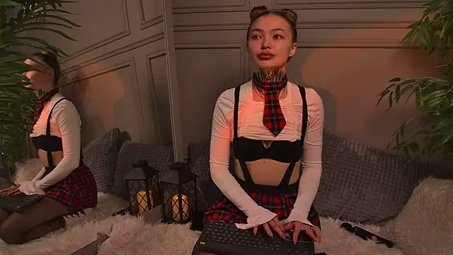 AriWild online show from April 2026 05:35:01 AM