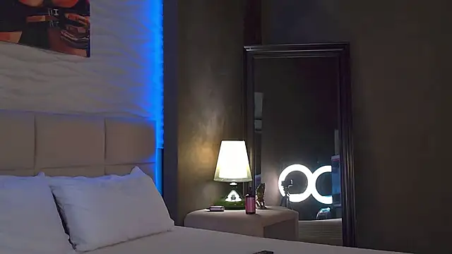 Snapshot of AriWild chatting on September 2025 04:27:01 AM AriWild online show from September 2025 04:27:01 AM