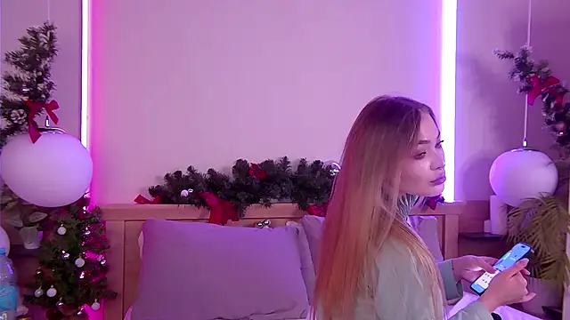 AriWild online show from December 2025 04:45:01 AM