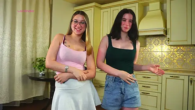 DarelleFaux online show from November 2025 03:33:02 AM