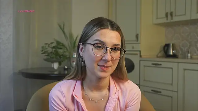 DarelleFaux online show from October 2025 03:19:01 AM