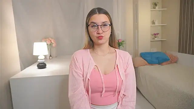 DarelleFaux online show from November 2025 03:17:02 AM