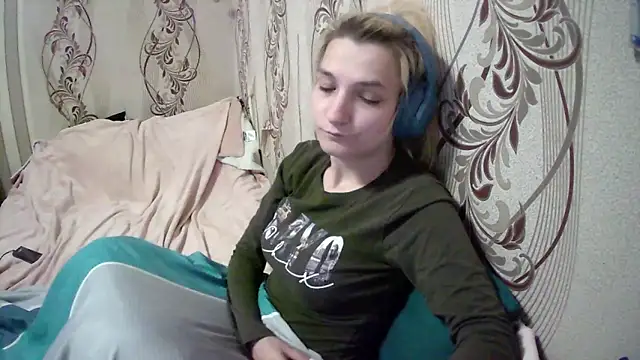 AlissaClark online show from April 2026 08:57:02 PM