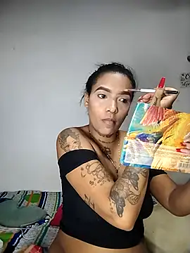 Snapshot of Vale_Nikol21 chatting on December 2025 12:33:01 AM Vale Nikol21 online show from December 2025 12:33:01 AM