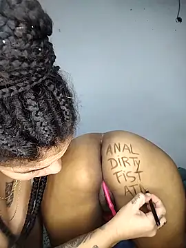 Snapshot of Vale_Nikol21 chatting on February 2026 01:28:01 AM Vale Nikol21 online show from February 2026 01:28:01 AM