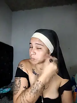 Snapshot of Vale_Nikol21 chatting on December 2025 02:13:02 AM Vale Nikol21 online show from December 2025 02:13:02 AM