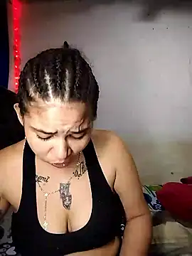 Snapshot of Vale_Nikol21 chatting on January 2026 02:37:02 AM Vale Nikol21 online show from January 2026 02:37:02 AM