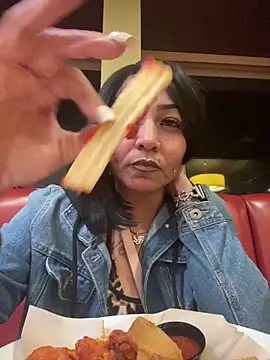 Flossee online show from April 2026 08:32:01 AM