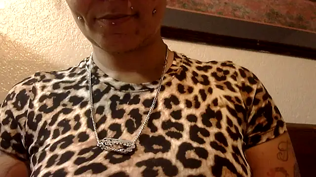 Flossee online show from September 2025 10:49:02 PM