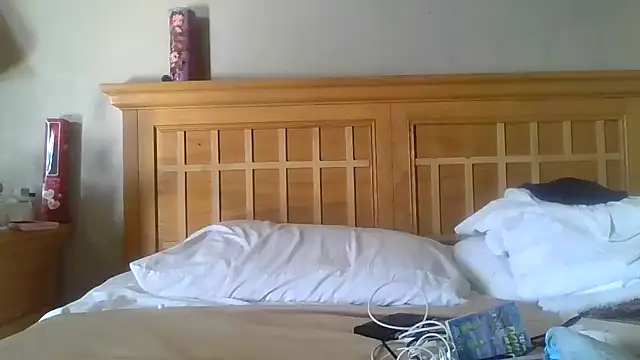 Flossee online show from February 2026 10:43:02 PM