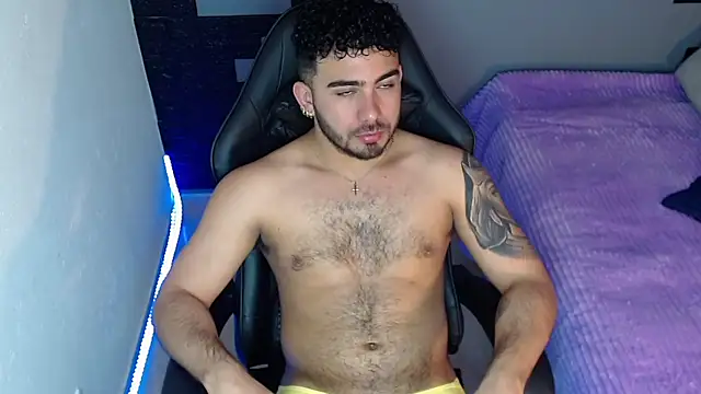 adamhairy online show from November 2025 08:12:02 PM