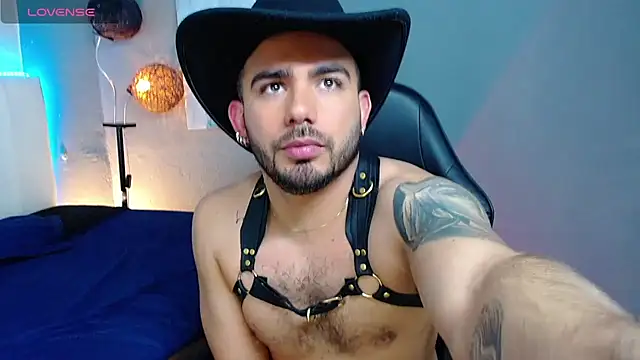 Snapshot of adamhairy chatting on June 2026 07:01:01 PM adamhairy online show from June 2026 07:01:01 PM