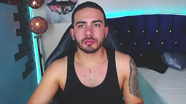 adamhairy online show from May 2026 07:51:02 PM