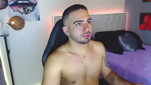 adamhairy online show from May 2026 07:11:01 PM