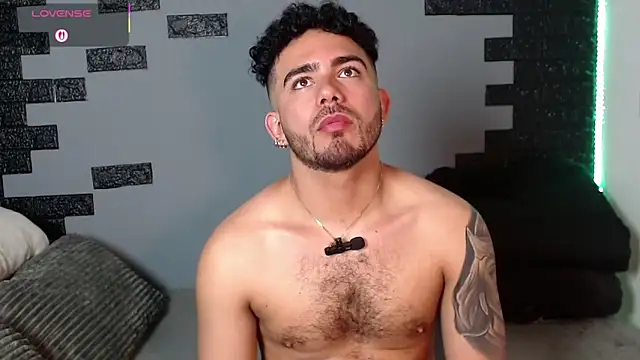 adamhairy online show from November 2025 07:57:01 PM