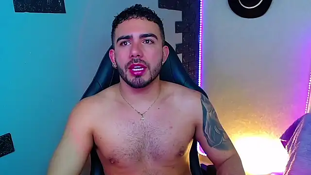 Snapshot of adamhairy chatting on July 2026 07:25:01 PM adamhairy online show from July 2026 07:25:01 PM