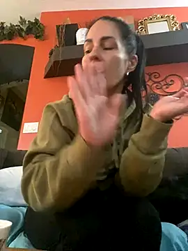 Snapshot of starsaligned chatting on November 2025 05:06:01 PM starsaligned online show from November 2025 05:06:01 PM