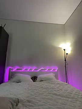 TiffaNoel online show from October 2025 04:30:01 PM