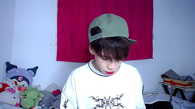 Snapshot of lucky_stricke chatting on November 2025 04:16:02 AM lucky stricke online show from November 2025 04:16:02 AM