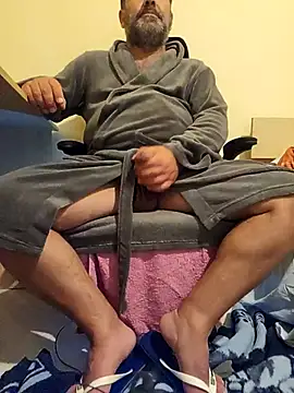 Snapshot of Nesch82 chatting on March 2026 05:39:02 PM Nesch82 online show from March 2026 05:39:02 PM