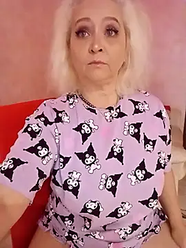 Snapshot of SquirtMilf00 chatting on September 2025 03:40:02 AM SquirtMilf00 online show from September 2025 03:40:02 AM