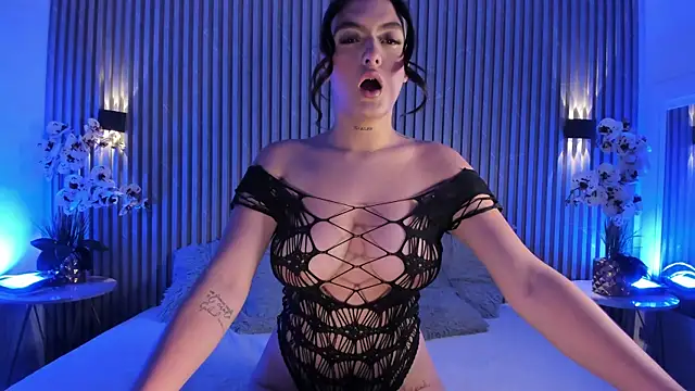 SOPHICOLLINS online show from June 2026 11:04:01 AM