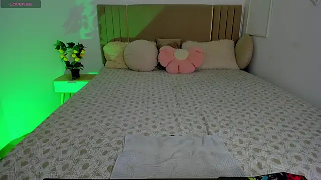 Erika bestboobs online show from April 2026 01:52:01 PM