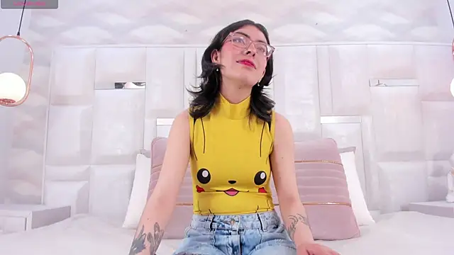 Snapshot of Im_Molly_Angel chatting on October 2025 08:10:01 PM Im Molly Angel online show from October 2025 08:10:01 PM