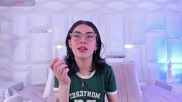 Snapshot of Im_Molly_Angel chatting on November 2025 08:03:01 PM Im Molly Angel online show from November 2025 08:03:01 PM