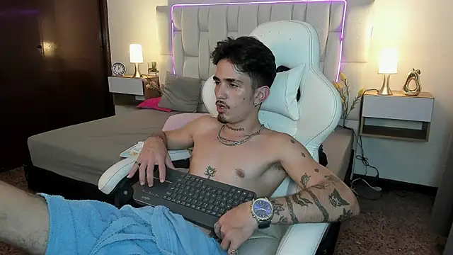 nextboywell1 online show from April 2026 03:16:02 PM