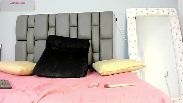 Snapshot of _jasmine_blush chatting on September 2025 12:34:01 PM jasmine blush online show from September 2025 12:34:01 PM