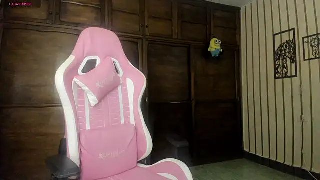 Luisa Red online show from April 2026 02:28:01 AM