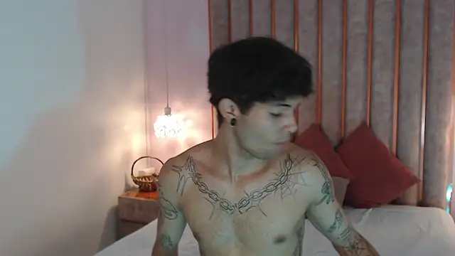 Enzo Hunter online show from September 2025 04:19:02 AM