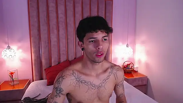 Enzo Hunter online show from October 2025 04:00:02 AM