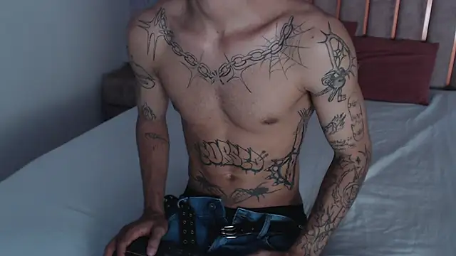 Enzo Hunter online show from September 2025 03:23:02 AM