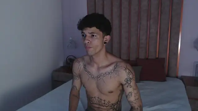 Enzo Hunter online show from October 2025 02:01:01 AM