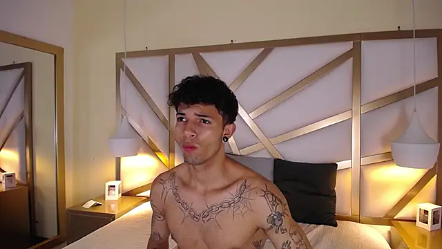 Enzo Hunter online show from October 2025 04:13:01 AM