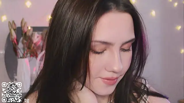 Snapshot of KendalHottt chatting on November 2025 06:17:01 AM KendalHottt online show from November 2025 06:17:01 AM