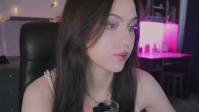 Snapshot of KendalHottt chatting on October 2025 03:36:01 AM KendalHottt online show from October 2025 03:36:01 AM