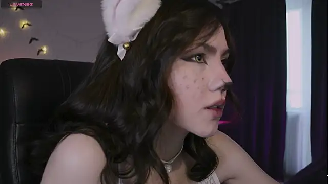 Snapshot of KendalHottt chatting on October 2025 03:38:01 AM KendalHottt online show from October 2025 03:38:01 AM