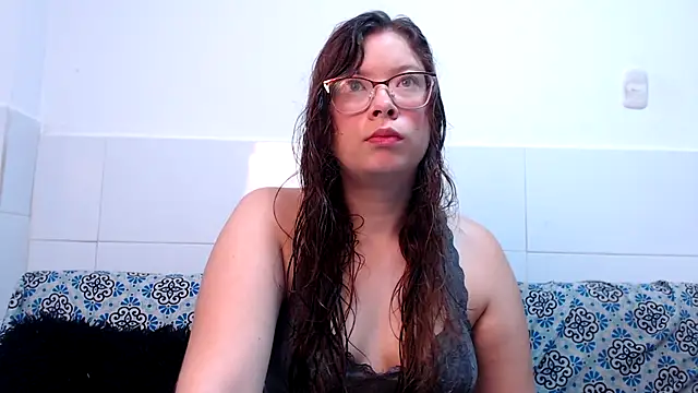 Snapshot of zoewhite2 chatting on November 2025 02:10:02 PM zoewhite2 online show from November 2025 02:10:02 PM