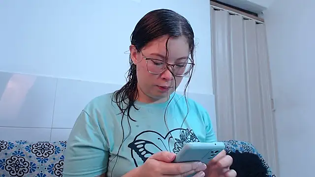 Snapshot of zoewhite2 chatting on October 2025 02:18:02 PM zoewhite2 online show from October 2025 02:18:02 PM