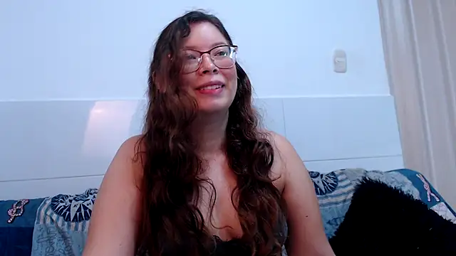 Snapshot of zoewhite2 chatting on December 2025 02:18:01 PM zoewhite2 online show from December 2025 02:18:01 PM