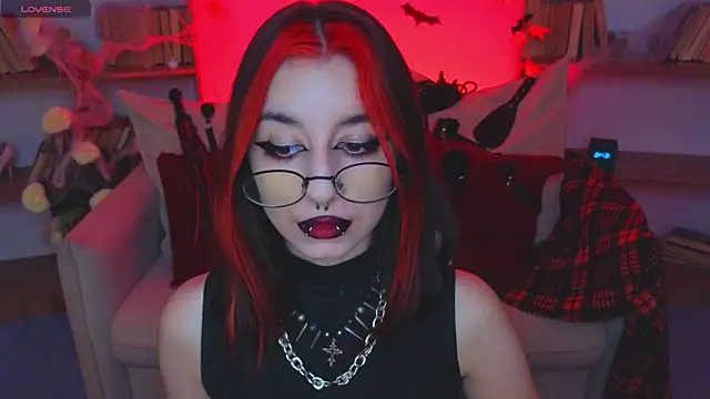 Snapshot of Mistress__Marcelline chatting on November 2025 09:47:01 AM Mistress Marcelline online show from November 2025 09:47:01 AM