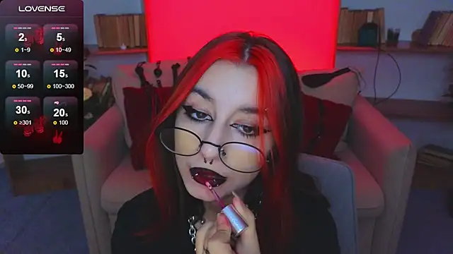 Snapshot of Mistress__Marcelline chatting on November 2025 10:18:02 AM Mistress Marcelline online show from November 2025 10:18:02 AM